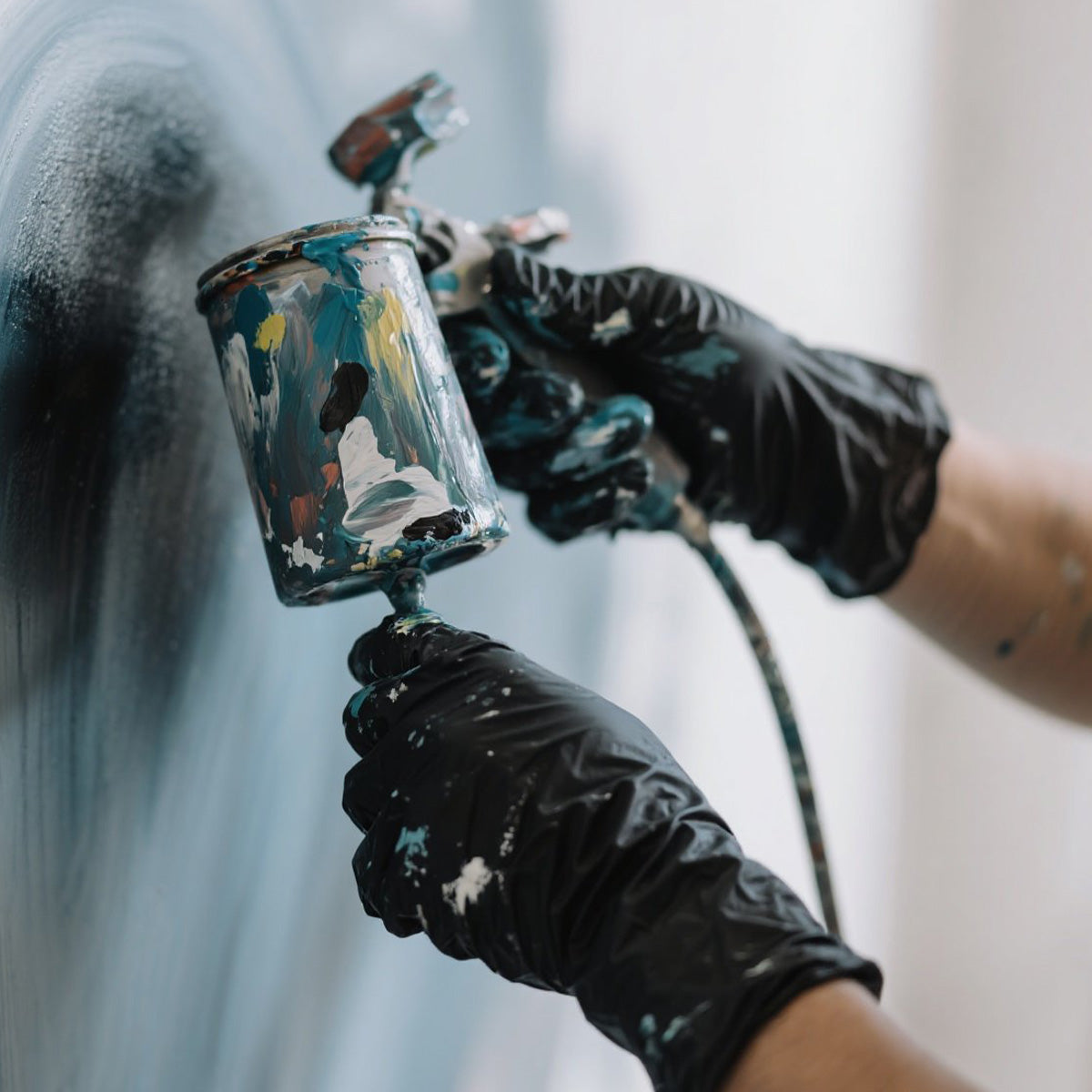 What Are Vinyl Gloves? The Ultimate Guide to Uses & Benefits